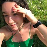 Estudiante titulada en Bachillerato de Ciencias Tecnológicas con MATRÍCULA DE HONOR. A todas las edades desde primaria hasta bachillerato, y de amplia variedad de ma